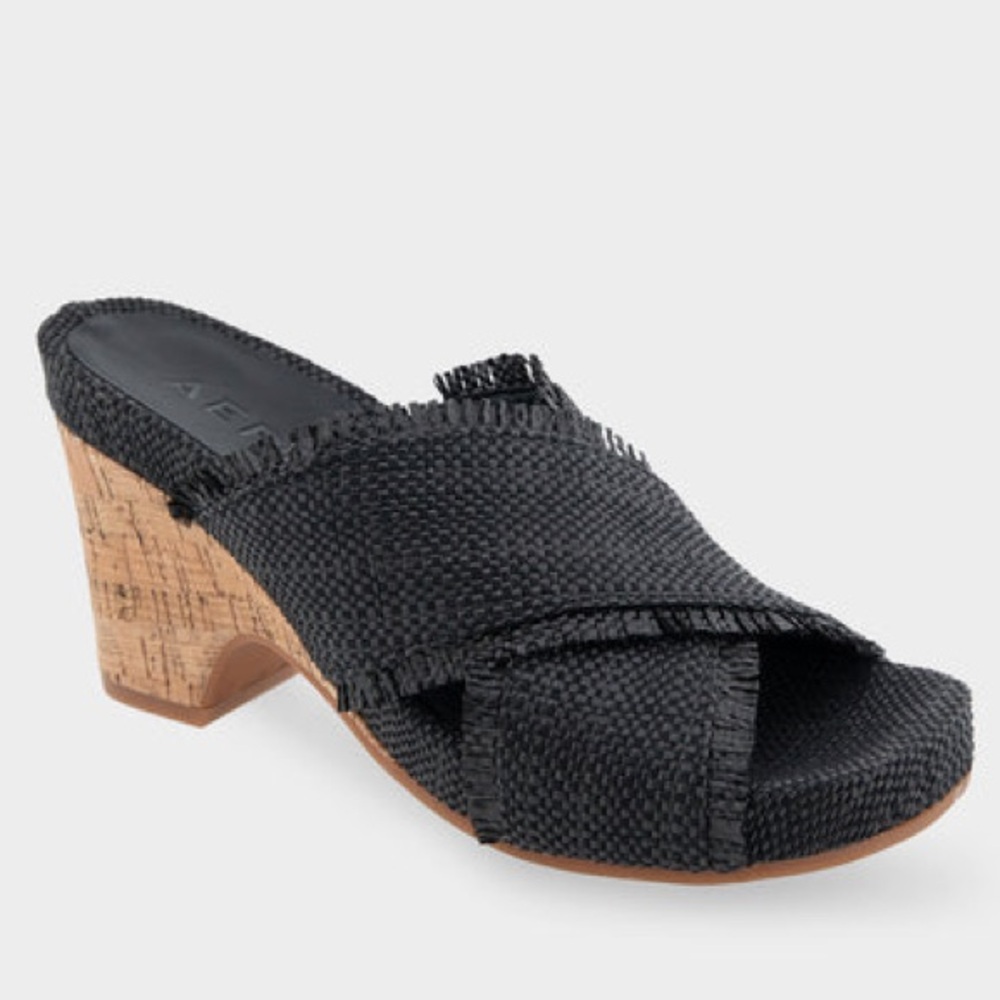 AEROSOLES Black Textured Wedge Sandals